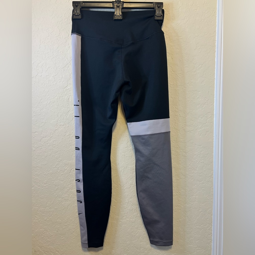 Stylish Black and Gray Nike Dri Fit Athletic Leggings Size Small